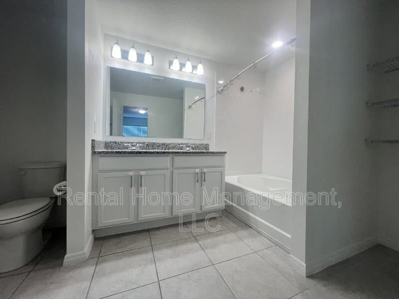 St. Cloud House: 3201 Sweet Acres Pl