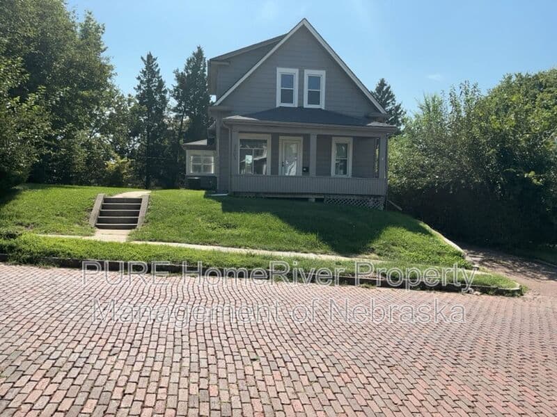 Omaha House: 3403 Arbor St