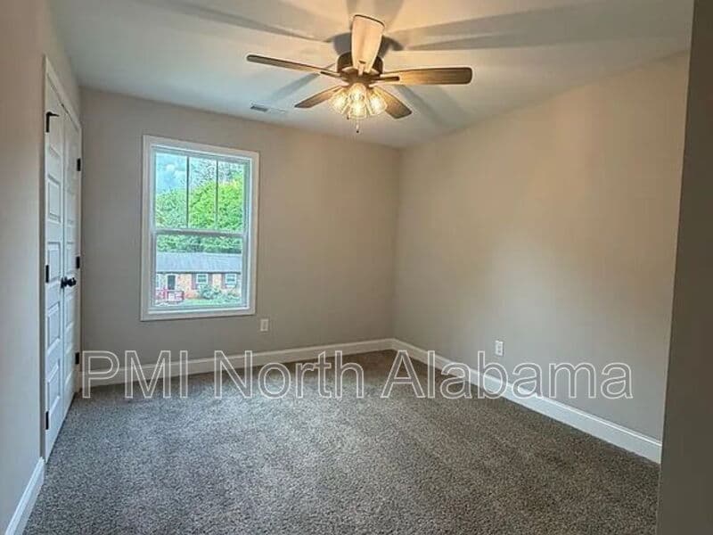 Huntsville House: 1711 Golf Club Lane