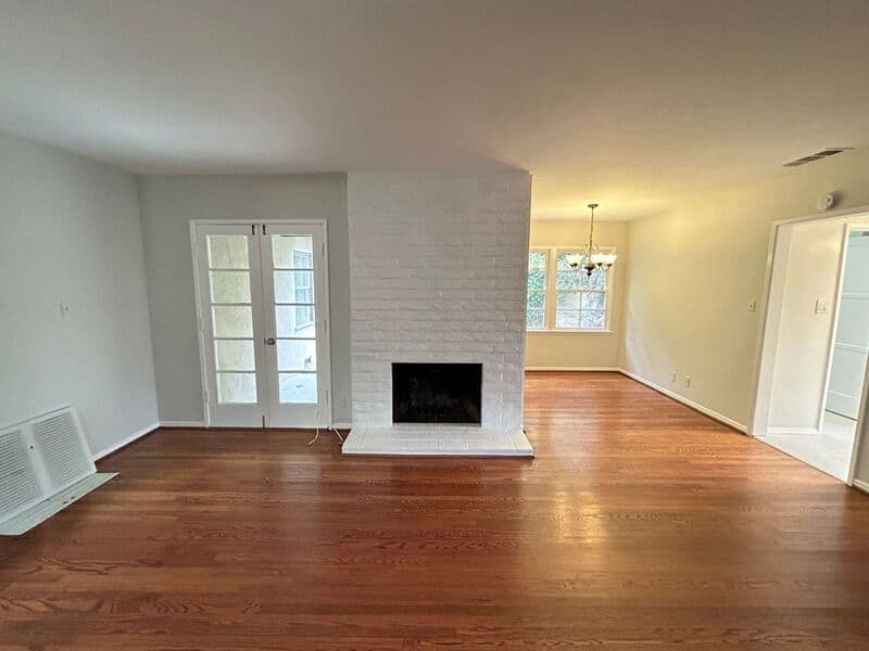 La Cañada Flintridge House: 5128 Crown Ave.