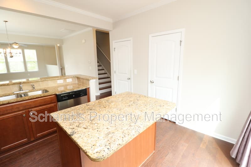 Cary House: 5045 Lalex Ln