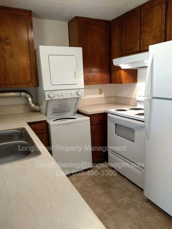 Corvallis Townhome: 1785 SE Lilly Place
