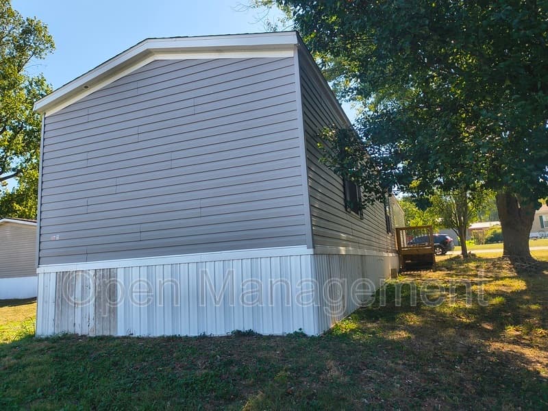 Brookline House: 4950 W Farm Rd 156