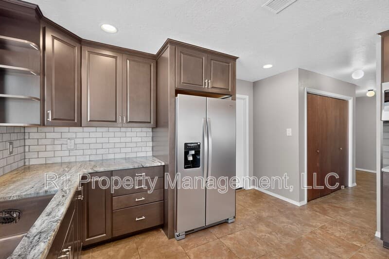 Rio Rancho House: 209 Villa Verde Drive Southeast
