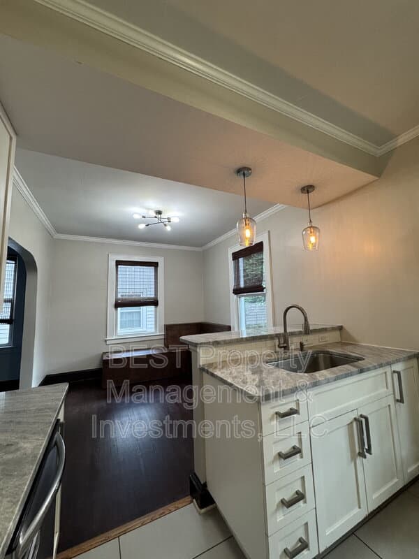Charlotte House: 2208 Wilmore Drive