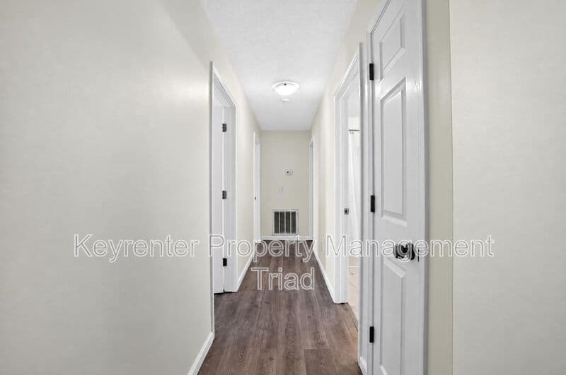 Greensboro House: 5801-3A Battery Drive