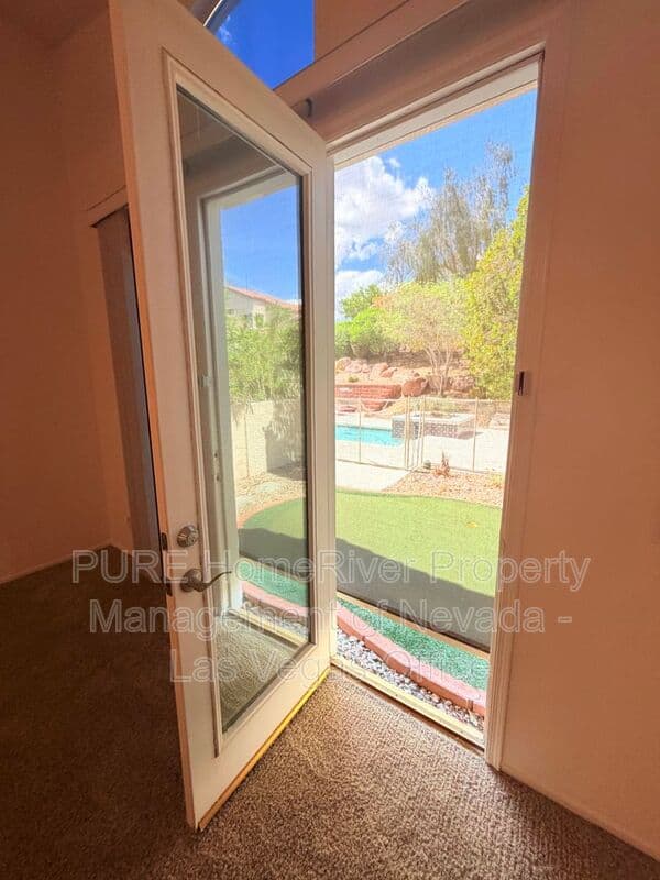 Las Vegas House: 2121 Stone Croft Street