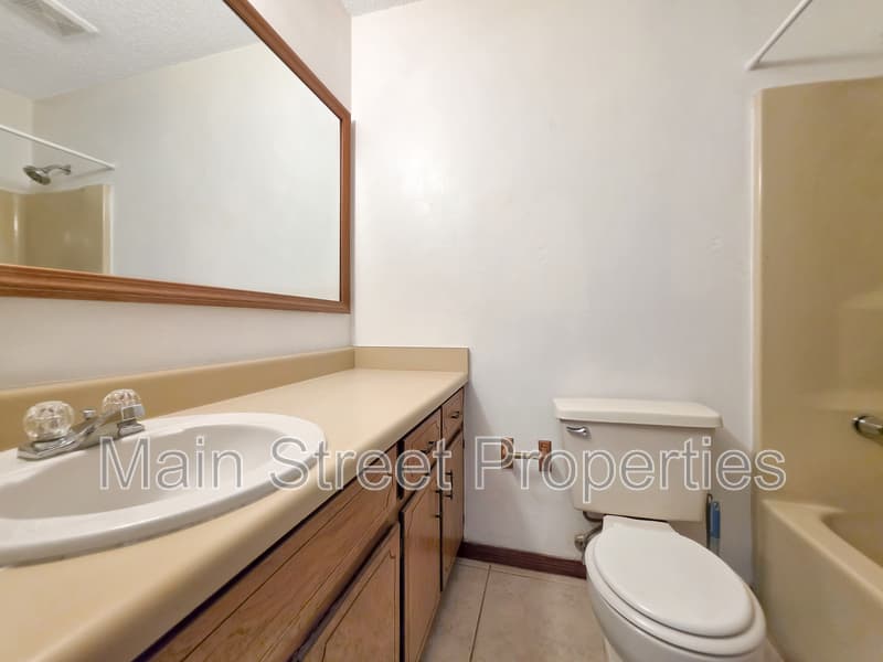 Milton House: 5595 Osceola Street