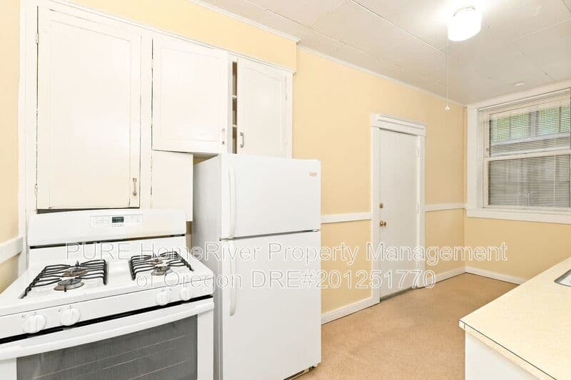 Portland Apartment: 2167 SW Yamhill St