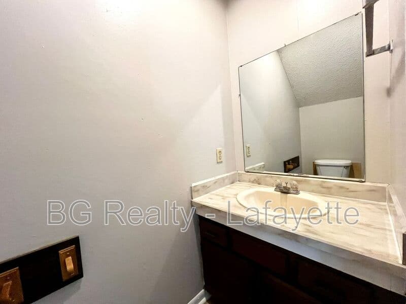 Lafayette Townhome: 211 Al Pearsons Dr