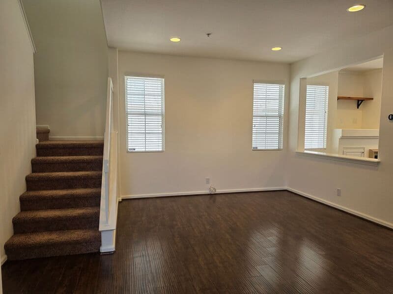 Rancho Santa Margarita House: 162 Seacountry Lane -