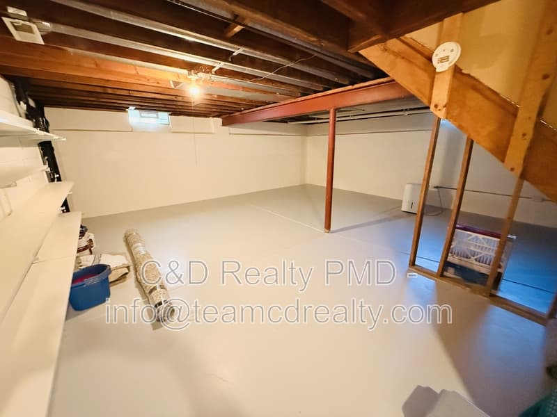 Olmsted TWP House: 8462 Glenbrook Dr, Olmsted TWP OH, 44138
