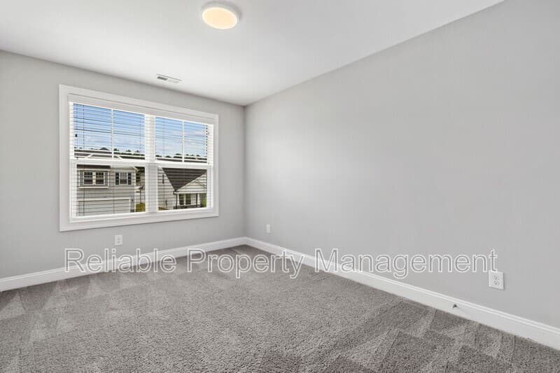 Clayton House: 102 Wicklow Ct