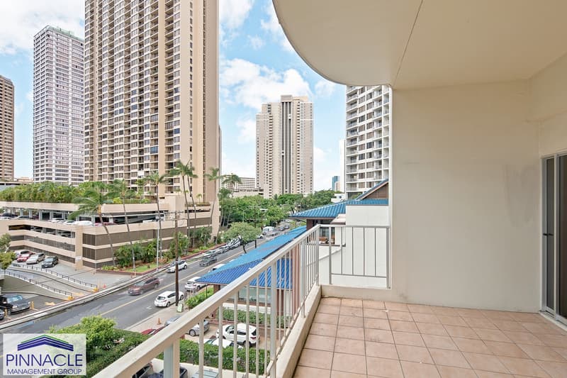 Honolulu Condo: 469 Ena Rd. #601