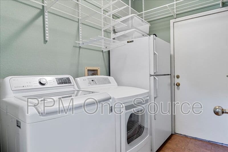 Plano House: 6752 Macintosh Drive