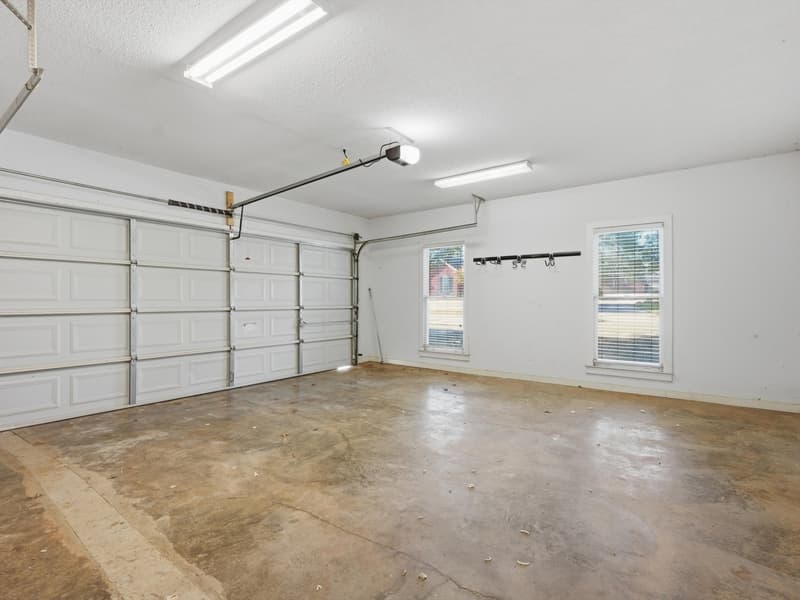 Madison House: 213 Pointe Verde Circle
