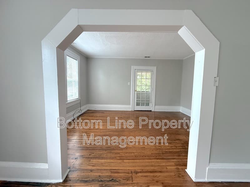 Charlotte Condo: 2100 E 7th St #5