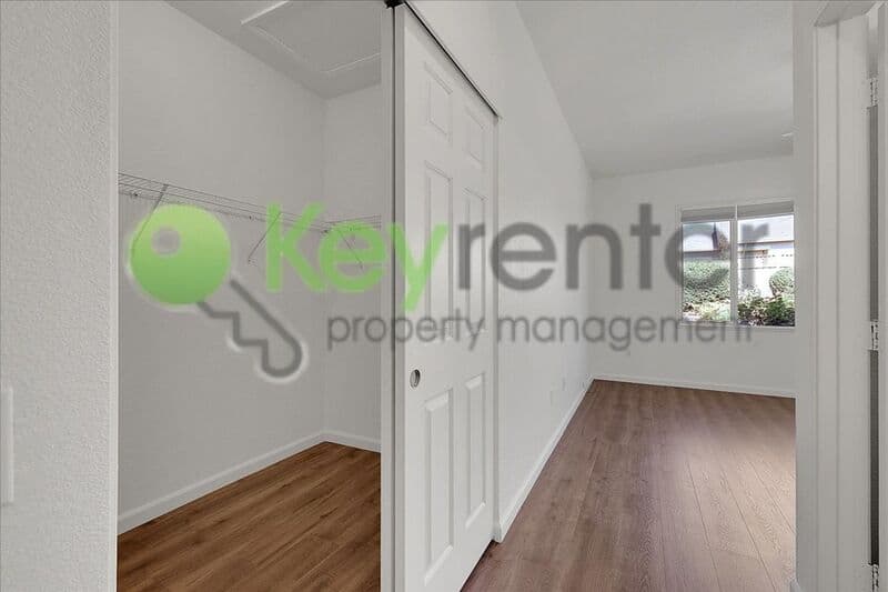 Lincoln House: 2532 Woodacre Lane