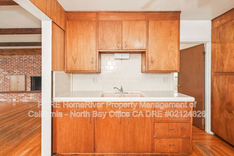 Santa Rosa House: 420 Carrillo Street