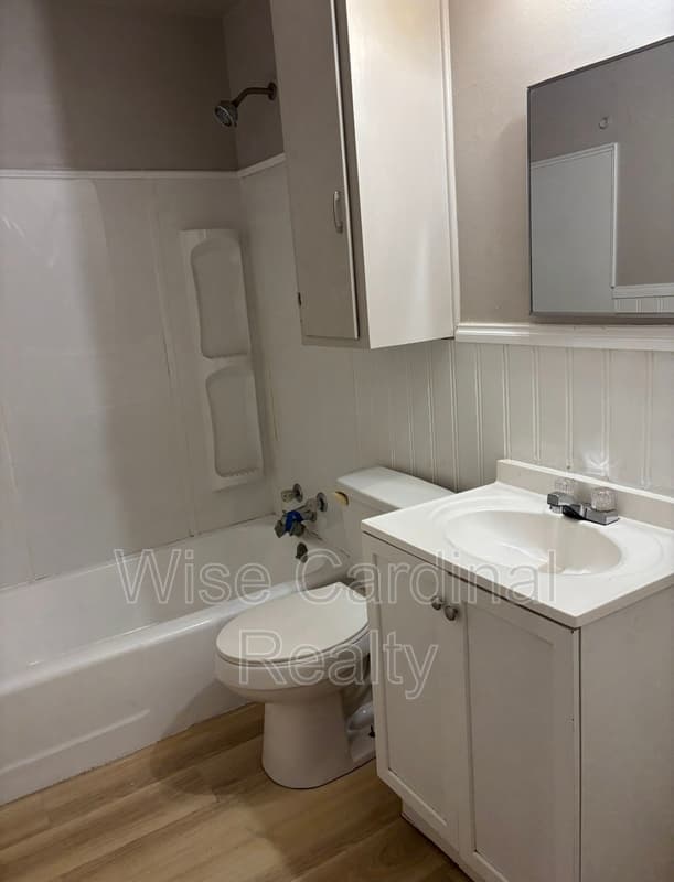 Post House: 124 South Avenue P