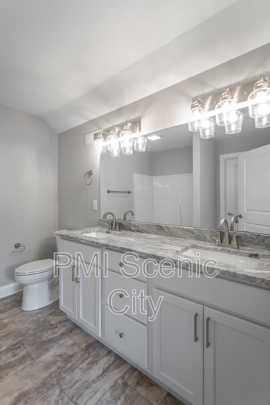 Cleveland House: 2631 Rogers Dr SE