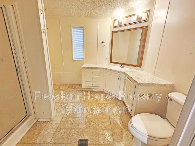 Pahrump House: 1441 West Betty Avenue