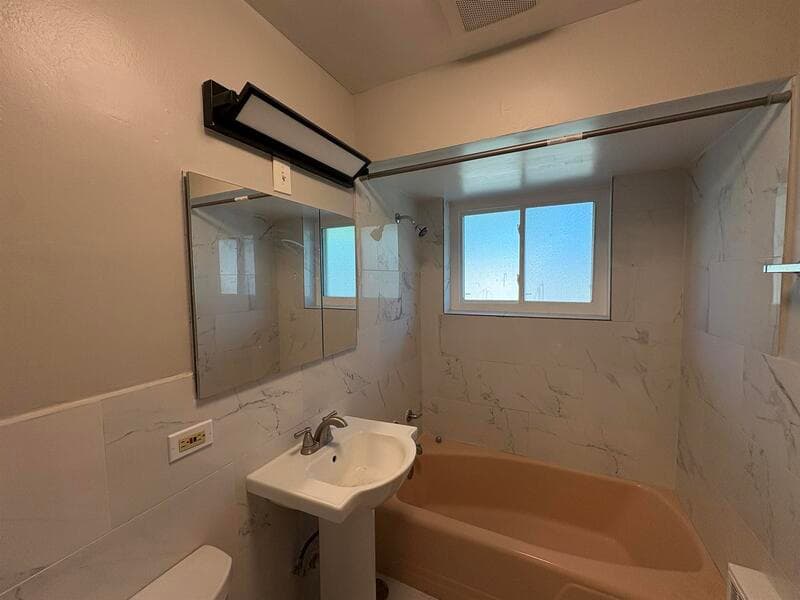 Chicago Condo: 6788 N Sauganash Ave