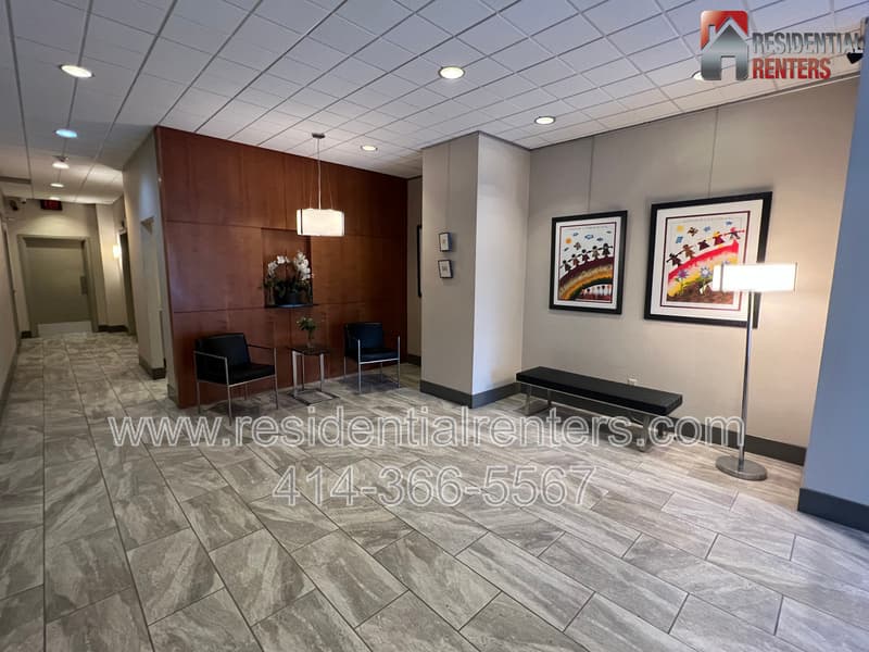 Milwaukee Condo: 1707 N Prospect Avenue
