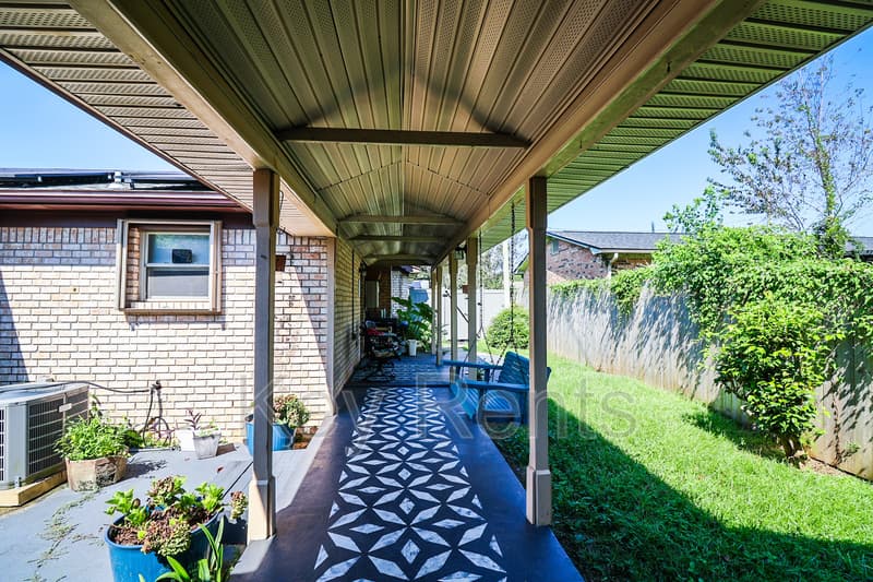 Pensacola House: 7018 Forshalee St