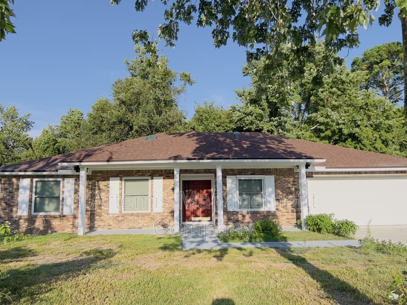 Jacksonville House: 12421 Bears Den Court