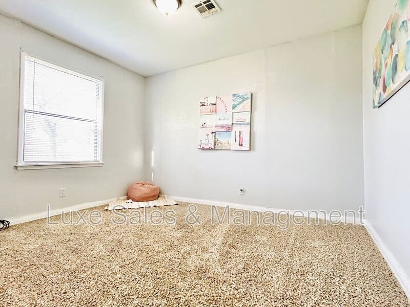 Del City House: 4220 SE 25th St