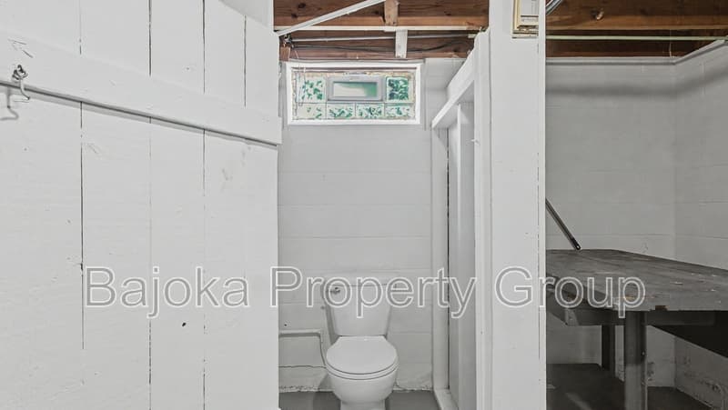 Lincoln Park House: 2957 Fort Park Boulevard