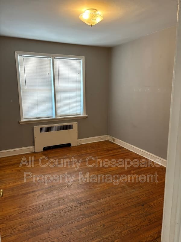 Dundalk Condo: 15 Center Pl