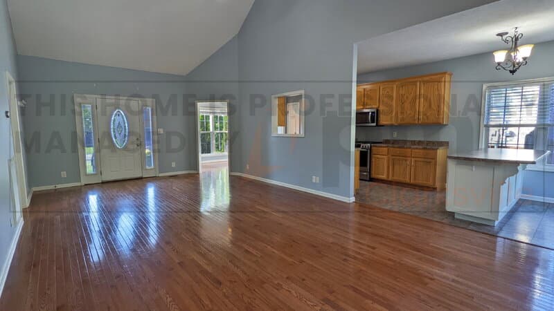 Clarksville House: 3317 Sunny Slope Drive