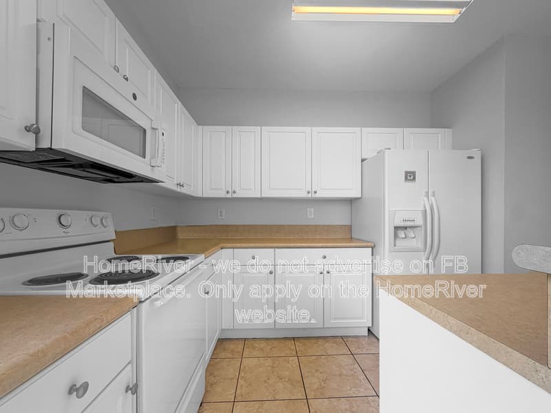 Homestead Townhome: 230 SE 29th Ave