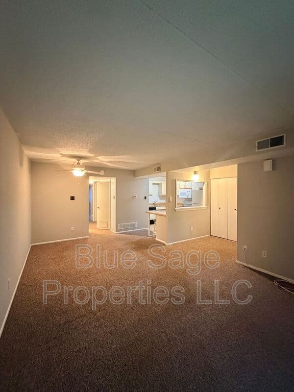 Wallingford Condo: 768 Putnam Blvd. A