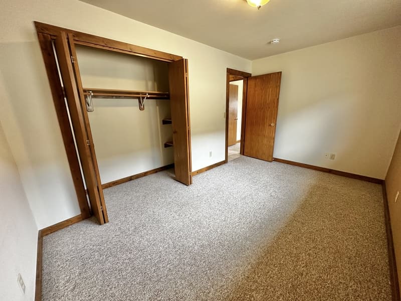 Gresham Condo: 1160 Schabow Street