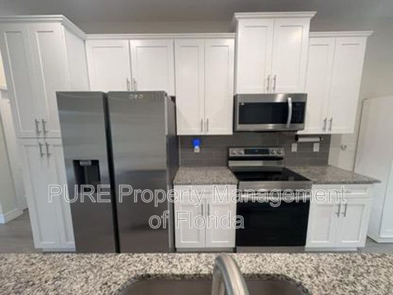 Ocala House: 13831 Sw 33rd Terr