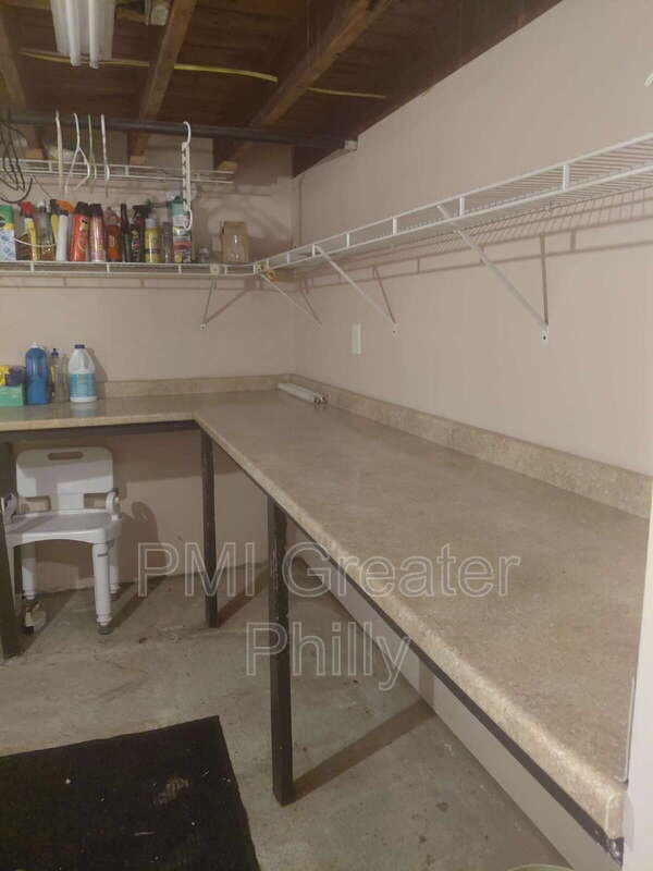 Bristol Townhome: 687 Mansion St