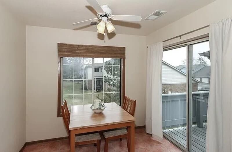 Schaumburg House: 1732 Chesapeake Ln