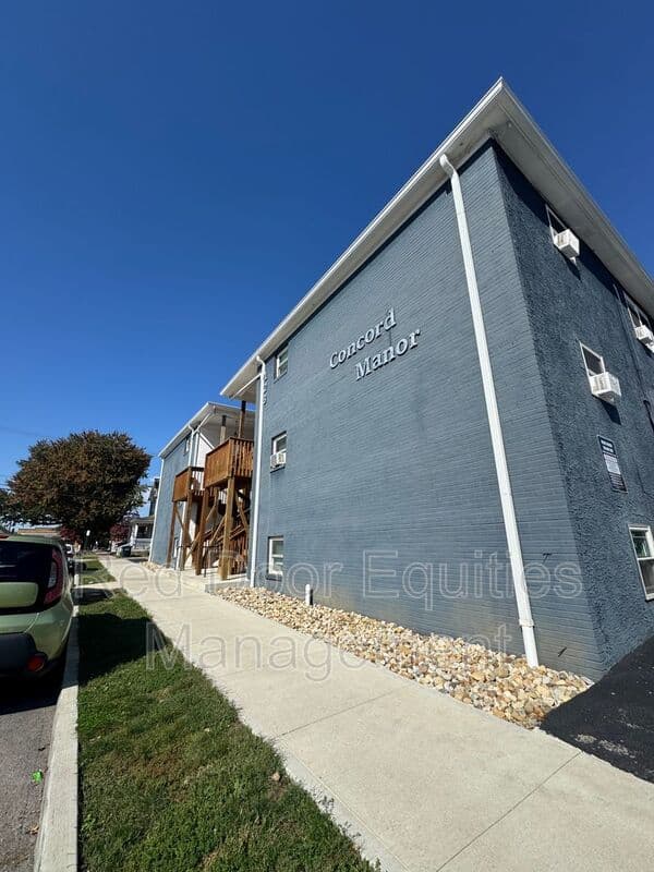 Lancaster House: 129 West Walnut Street