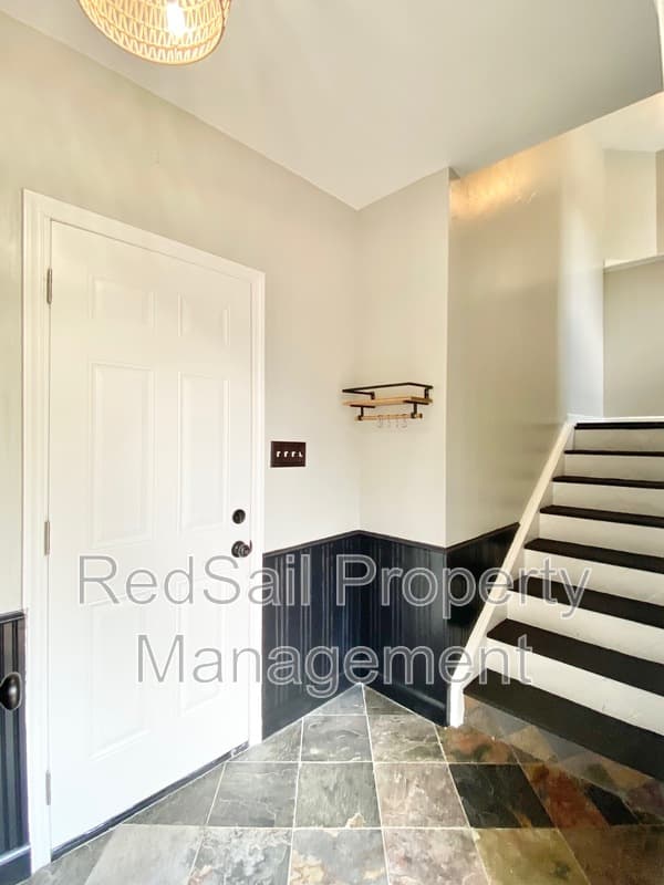 Poquoson House: 256R Hunts Neck Rd