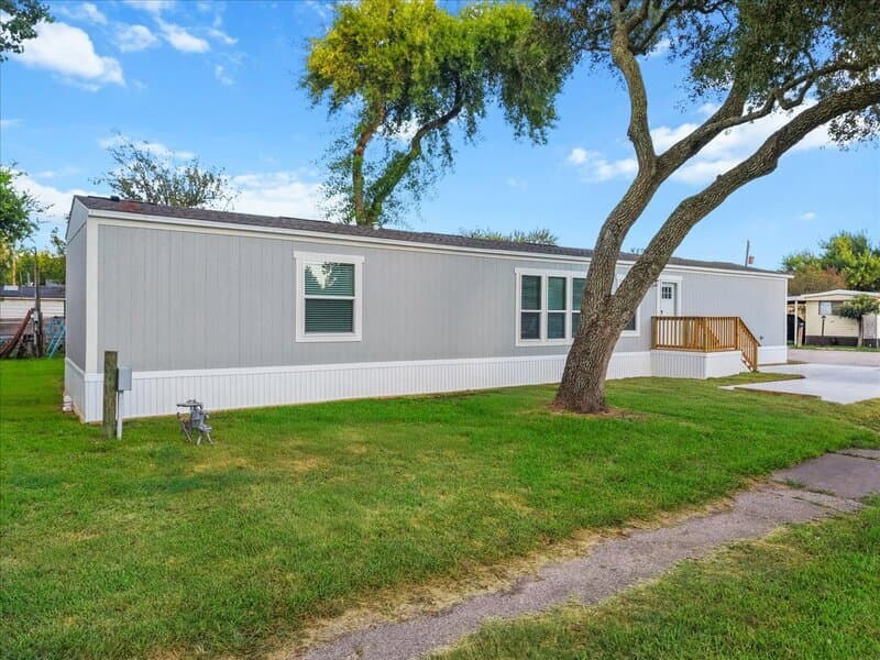 Dickinson House: 102 Fiesta Lane