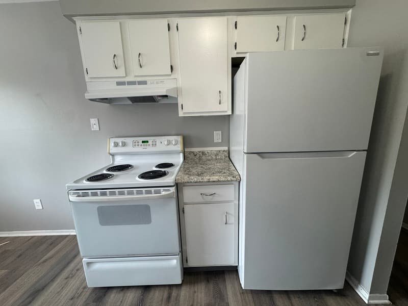 New Boston Condo: 36777 Sibley rd - E