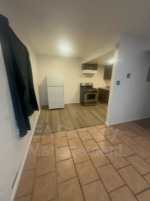 Albuquerque Condo: 117 40th St NW