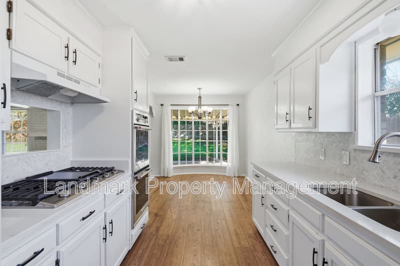 Arlington House: 5917 Pleasant Hill Drive