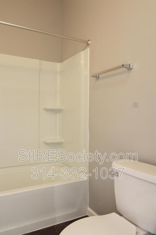 St. Louis Condo: 7615 S. Broadway #2F
