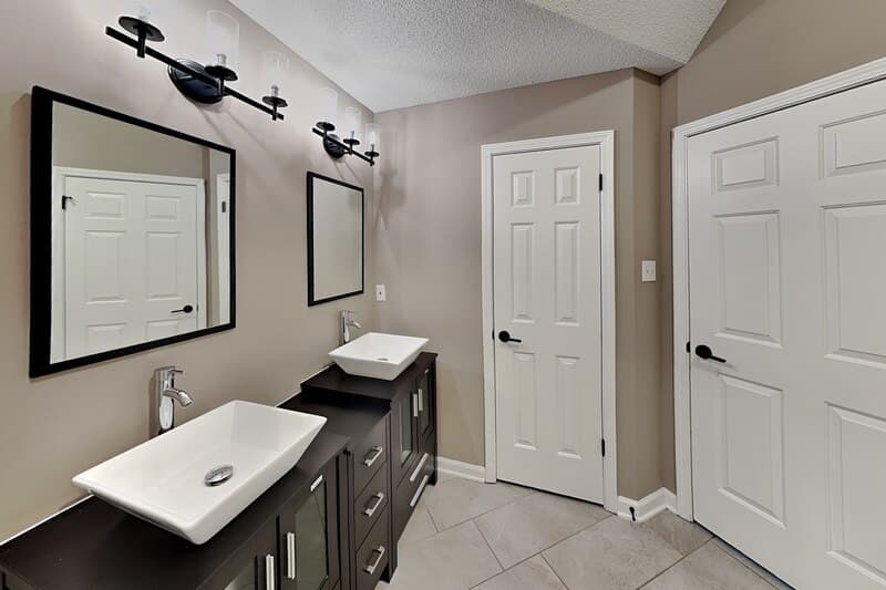 Bartlett House: 8070 Ellis Rd