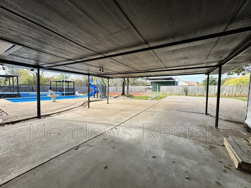 Lorena House: 140 Towne West Drive