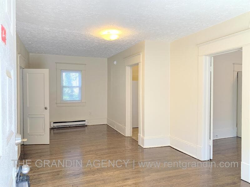 Roanoke House: 1624 Chapman Avenue Southwest